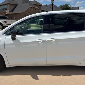 CHRYSLER PACIFICA HYBRID SELECT - 4