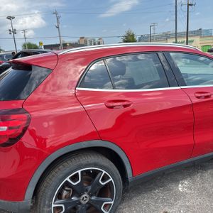 MERCEDES-BENZ GLA - 9