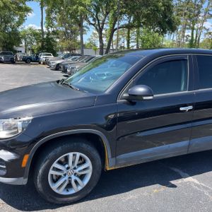 VOLKSWAGEN TIGUAN S - 2