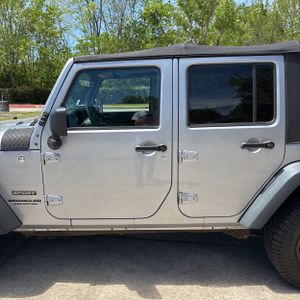 Jeep Wrangler Unlimited Sport - 4