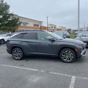 HYUNDAI TUCSON LIMITED - 10