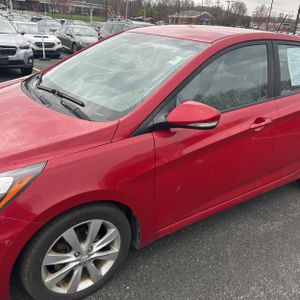 HYUNDAI ACCENT SE - 2