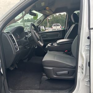 2024 RAM 1500 CLASSIC SLT — миниатюра 32