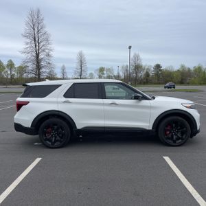FORD EXPLORER ST - 10