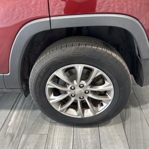 2019 JEEP CHEROKEE LATITUDE PLUS 照片 16
