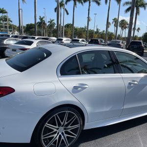 صورة 9 لـ 2023 Mercedes-BENZ C-CLASS AMG