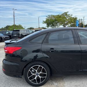 FORD FOCUS SE - 9