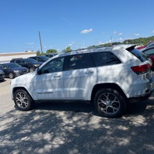صورة 3 لـ 2018 JEEP GRAND CHEROKEE STERLING EDITION