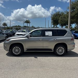2021 Lexus GX 460 BASE photo 3