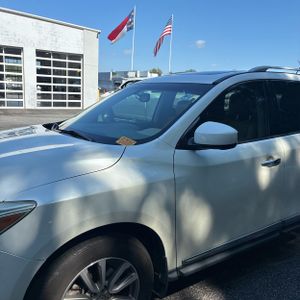 2015 Nissan PATHFINDER SL 照片 2