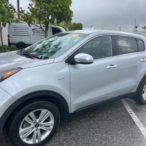 KIA SPORTAGE LX - 2
