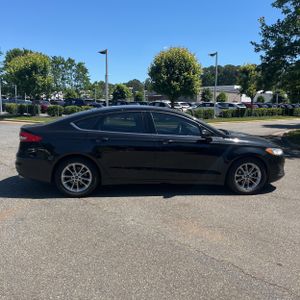 FORD FUSION SE - 10