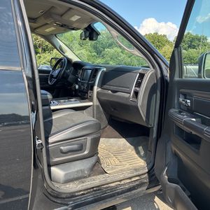 2013 RAM 1500 SPORT 照片 33