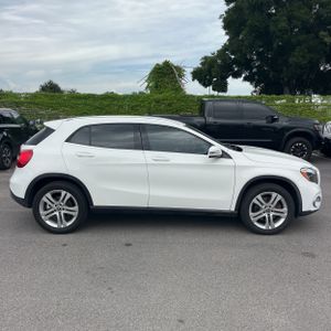 صورة 10 لـ 2019 Mercedes-BENZ GLA