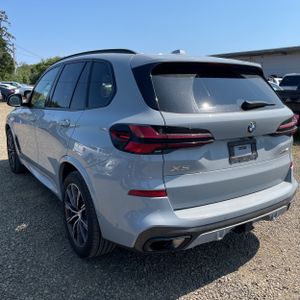 صورة 5 لـ 2025 BMW X5 XDRIVE40I
