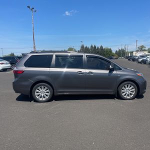 TOYOTA SIENNA - 10