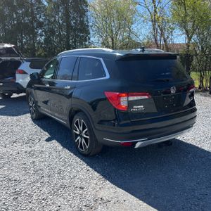 HONDA PILOT TOURING W/REAR CAPTAIN'S CHAIRS - 4