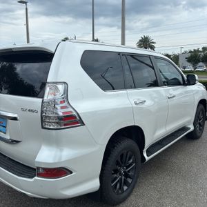 صورة 8 لـ 2023 Lexus GX 460 BASE