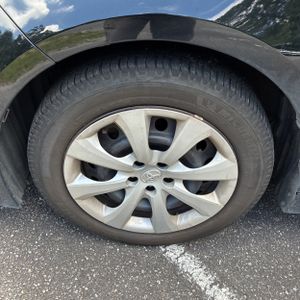 2024 Toyota COROLLA LE thumbnail 17