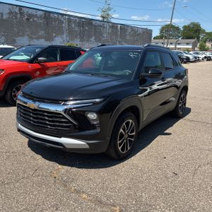 2025 Chevrolet TRAILBLAZER LT photo 1
