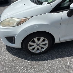 صورة مصغرة 15 لـ 2013 FORD FIESTA SE