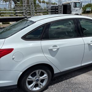 FORD FOCUS SE - 9