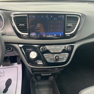 صورة 38 لـ 2026 Chrysler PACIFICA SELECT