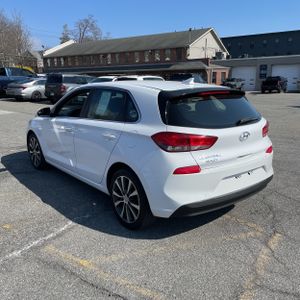 HYUNDAI ELANTRA GT BASE - 5