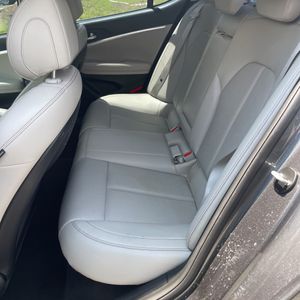2020 Genesis G70 2.0T thumbnail 33