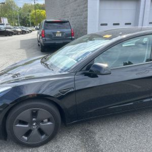 TESLA MODEL 3 BASE - 2