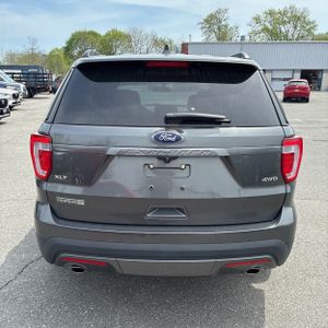 FORD EXPLORER XLT - 7