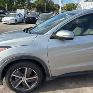 2021 Honda HR-V EX-L — фото 2