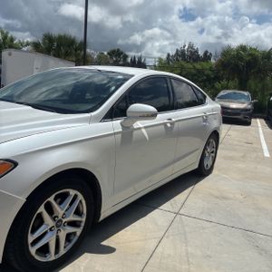 FORD FUSION SE - 2