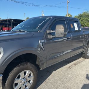 2022 FORD F-150 LARIAT photo 2