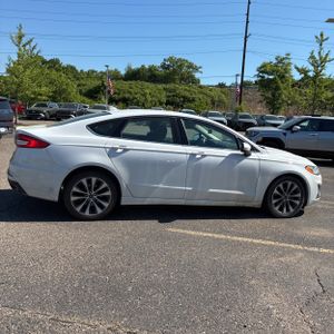 FORD FUSION SE - 10