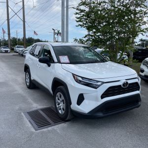 2025 Toyota RAV4 LE 照片 12
