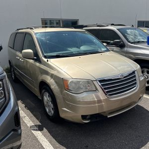 CHRYSLER TOWN AND COUNTRY TOURING - 9