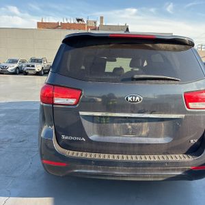 KIA SEDONA EX - 7