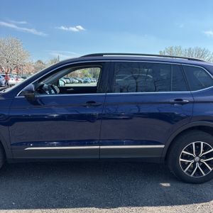 VOLKSWAGEN TIGUAN SE 4MOTION - 4