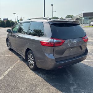 2020 Toyota SIENNA XLE 8-PASSENGER 照片 5