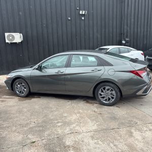 HYUNDAI ELANTRA SEL - 3