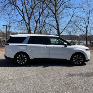 KIA CARNIVAL EX - 10