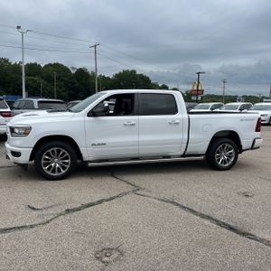 2023 RAM 1500 LARAMIE 照片 3