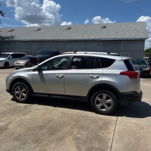 2015 Toyota RAV4 XLE — фото 3