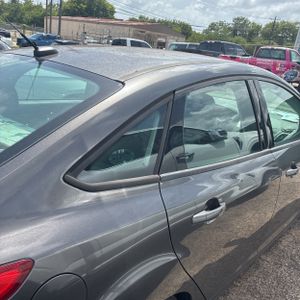 2016 FORD FOCUS SE 照片 9