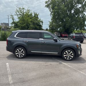 صورة 10 لـ 2021 KIA TELLURIDE S