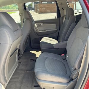 صورة مصغرة 34 لـ 2010 Chevrolet TRAVERSE LT