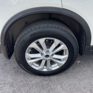 2016 Nissan ROGUE SV — миниатюра 19
