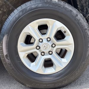 2018 Toyota 4RUNNER SR5 PREMIUM — фото 18