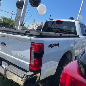 FORD F-250 SUPER DUTY LARIAT - 9